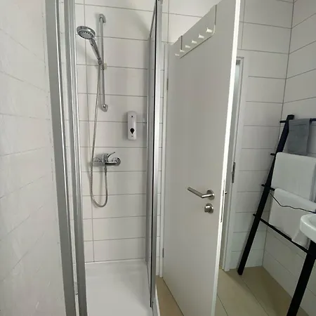 Apartment Discovair - Dachstudio Emma - Schwimmbad-nah Mit Netflix