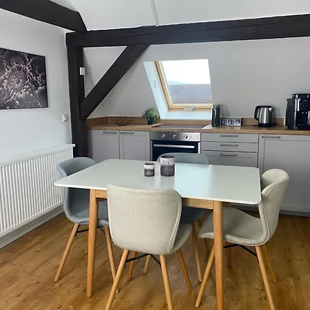 Discovair - Dachstudio Emma - Schwimmbad-nah Mit Netflix Apartment